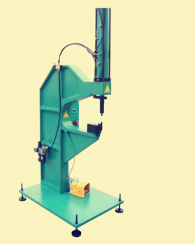 國產(chǎn)鉚接機(jī)多少錢一臺(tái)?